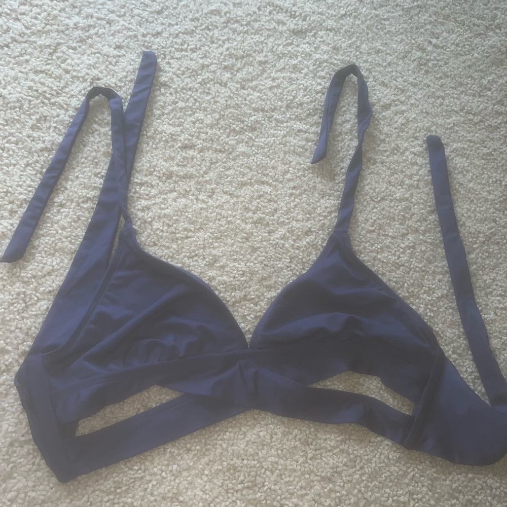 Navy blue bikini top 💙 size medium